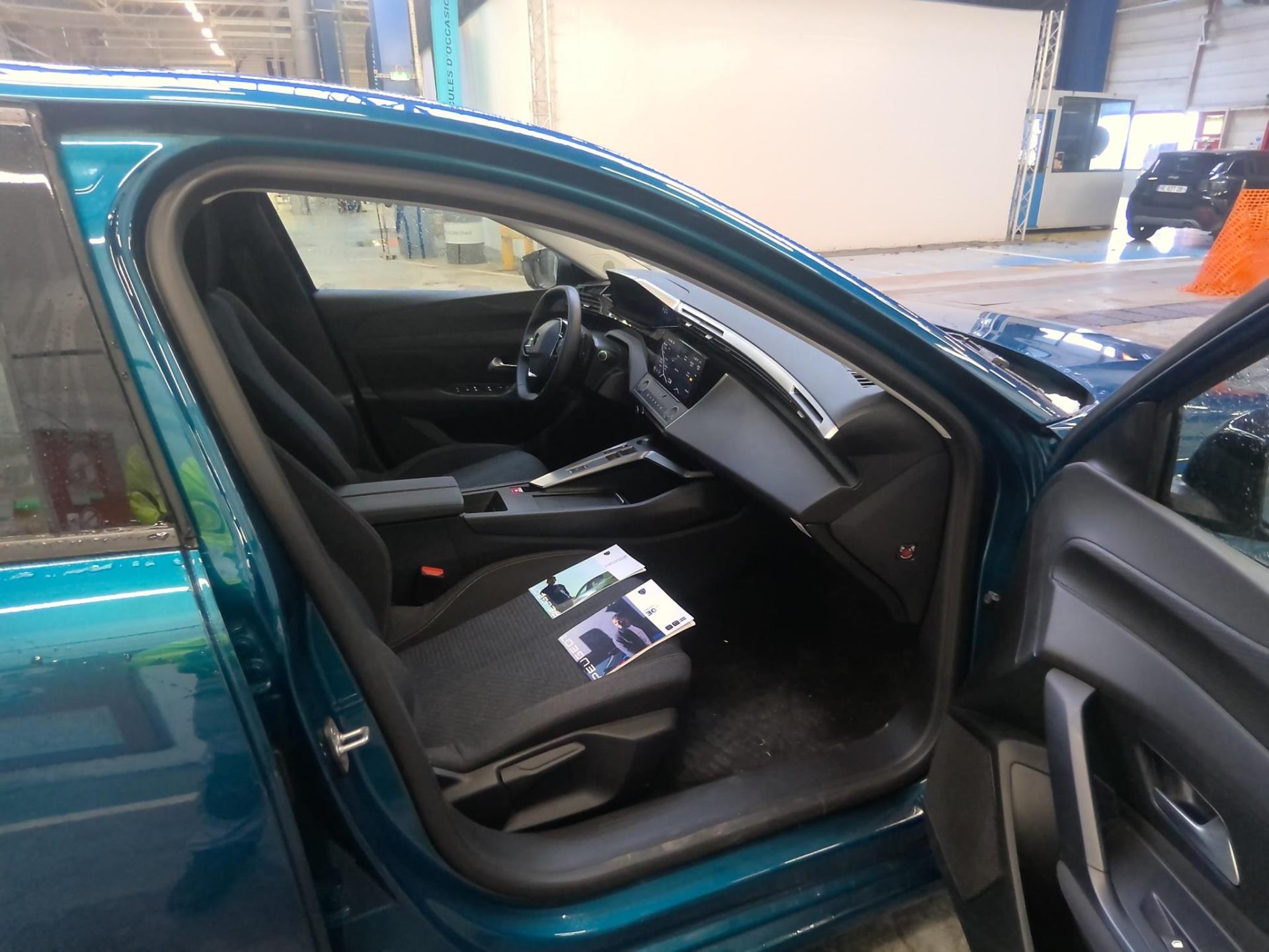 Peugeot 308 Hybrid 136 e-DCS6 Style 2025