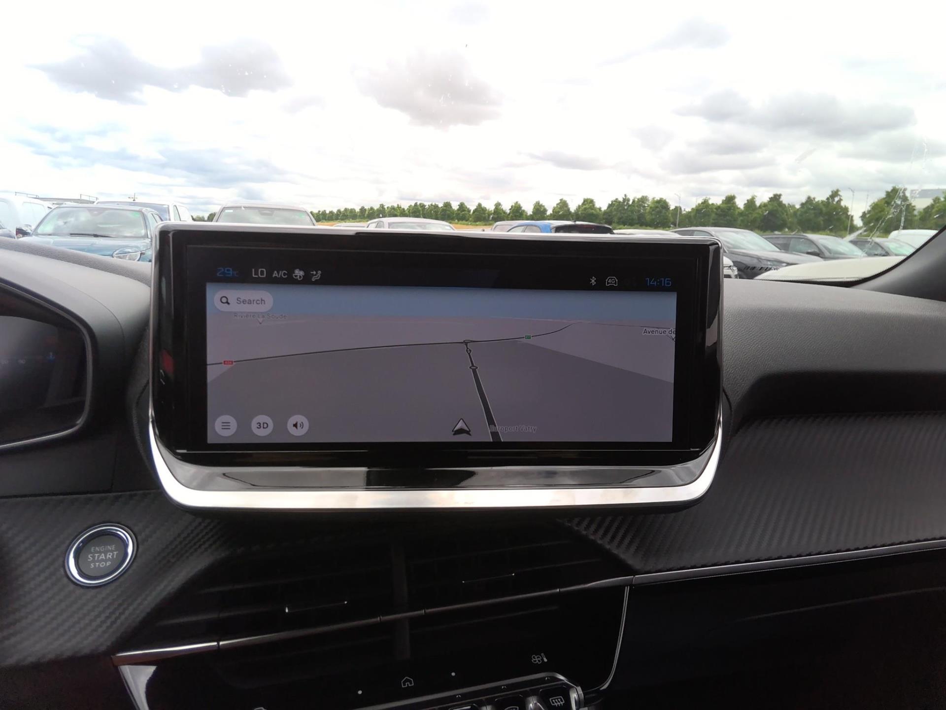 Peugeot 2008 Hybrid 136 e-DCS6 Allure 2025