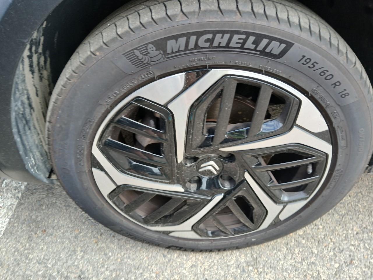 Foto Citroën C4 X 23