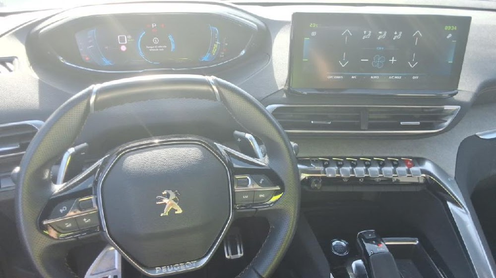 Foto Peugeot 3008 Hybrid 7