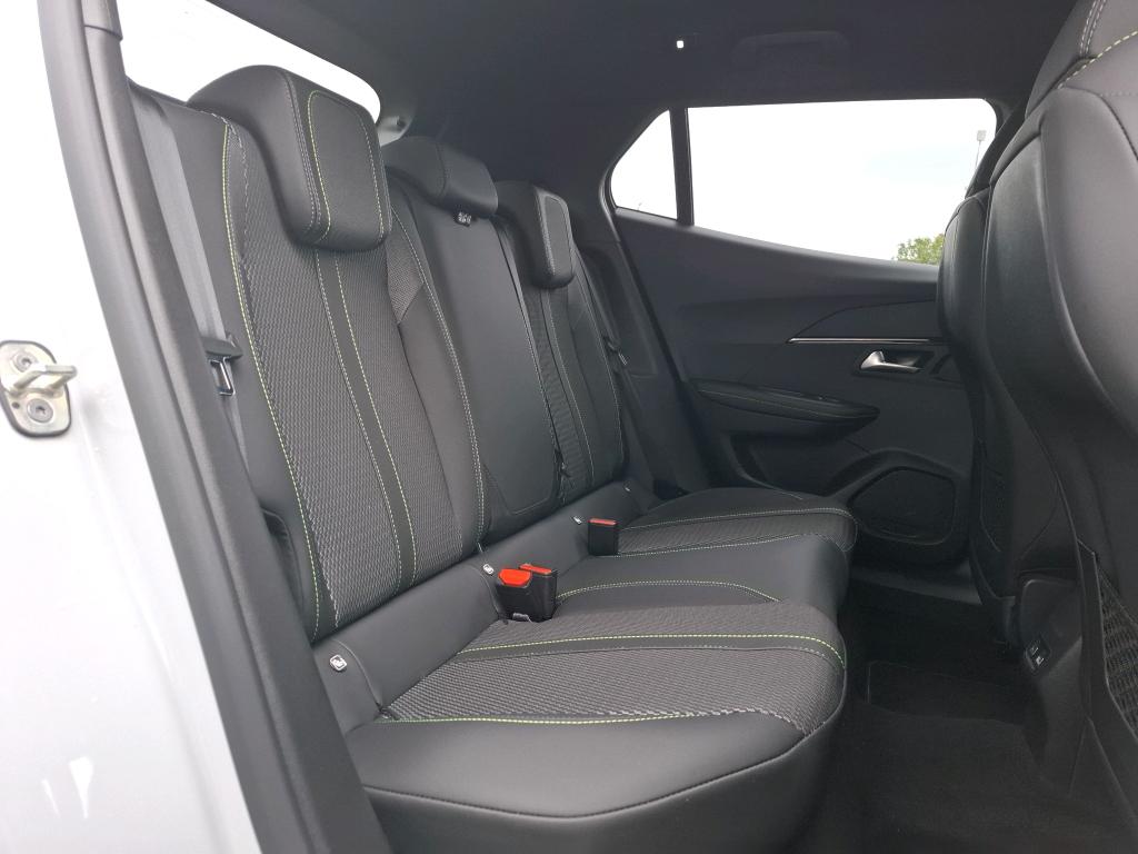Peugeot 2008 Hybrid 145 ch e-DCS6 GT 2025