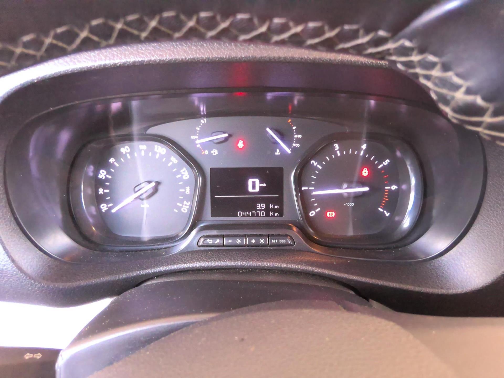 Opel VIVARO FGN TAILLE M BLUEHDI 120 S&S BVM6  2023