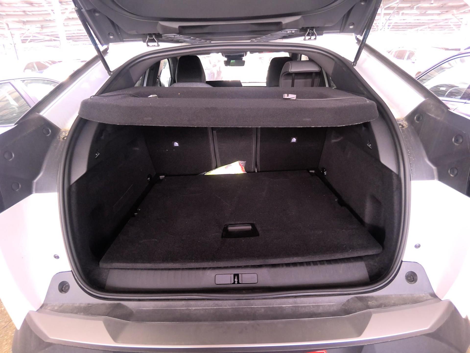 Peugeot 3008 Hybrid 136 e-DCS6 Allure 2025