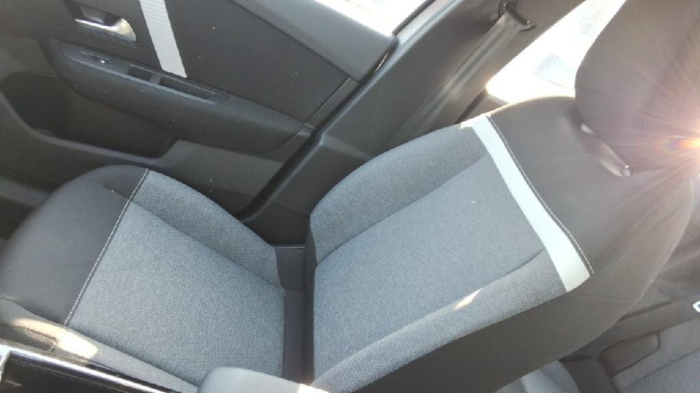 Foto Citroën C4 X 8