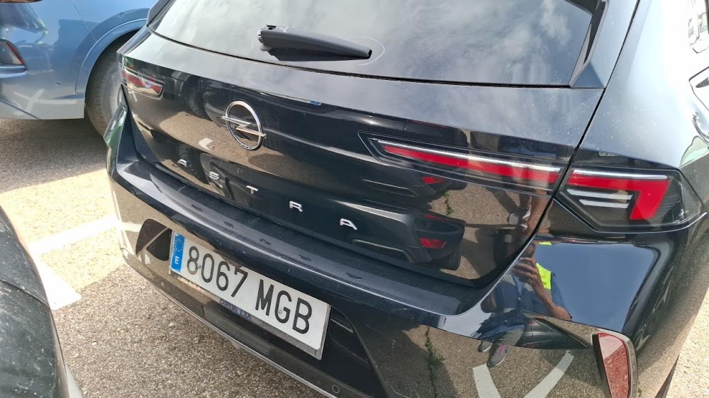 Opel Astra Nuevo Astra 5P Elegance 1.2T XHT MT6 S/S 130 HP (96kW)