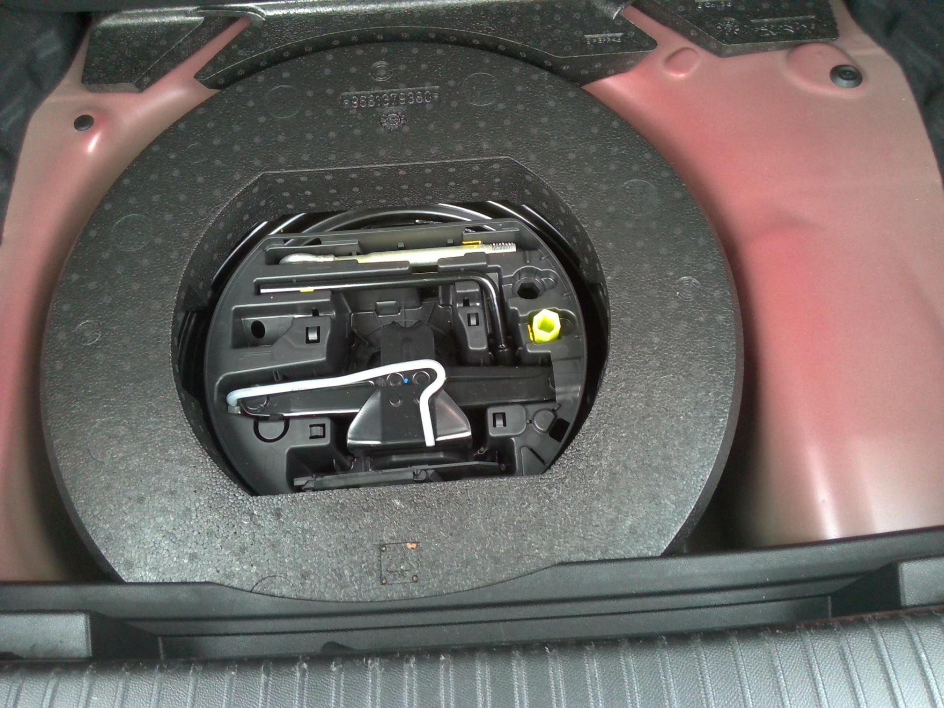 DS DS 3 PureTech 130 EAT8 Performance Line 2024