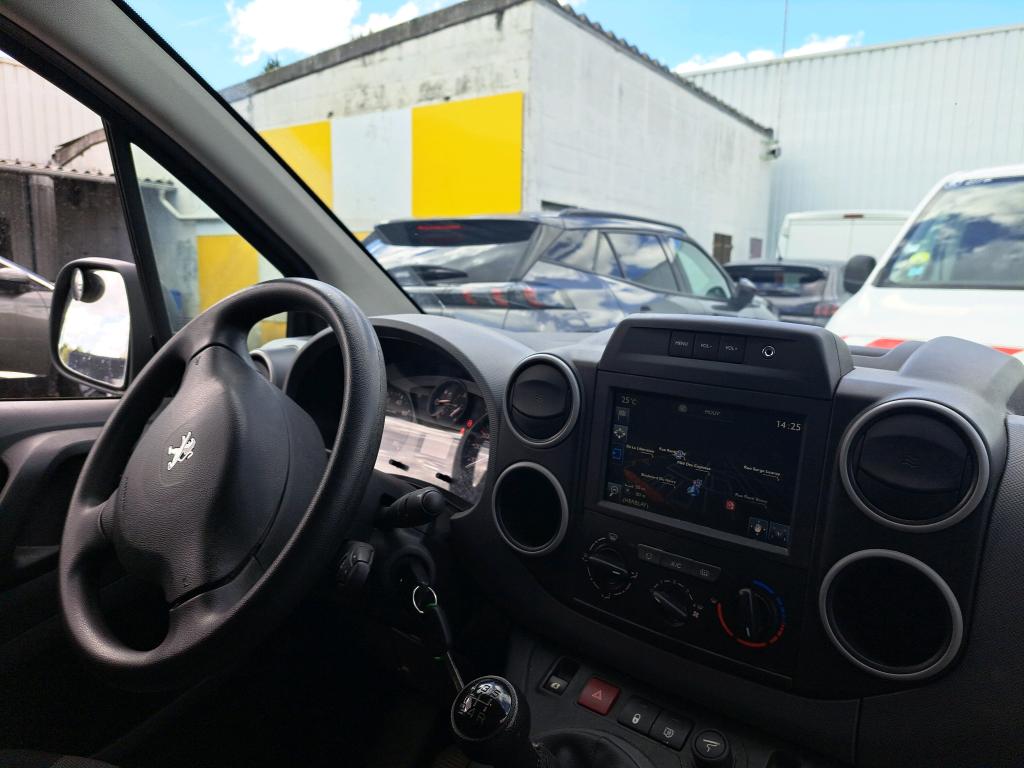 Peugeot PARTNER FOURGON STANDARD 1.6 BLUEHDI 100 BVM5 PREMIUM PACK 2017