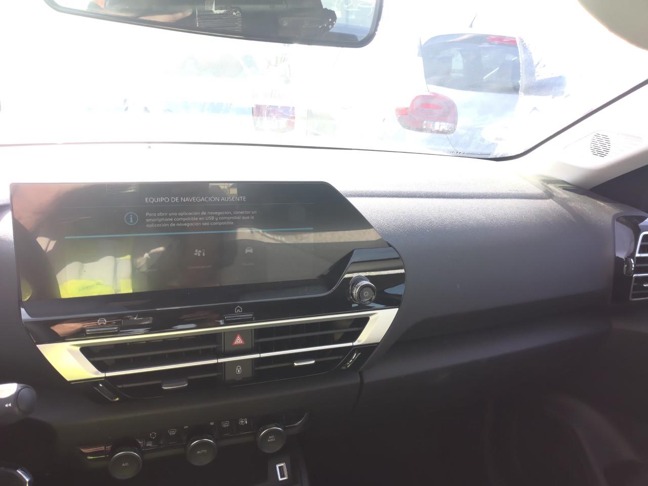 Foto Volvo C4 X 7