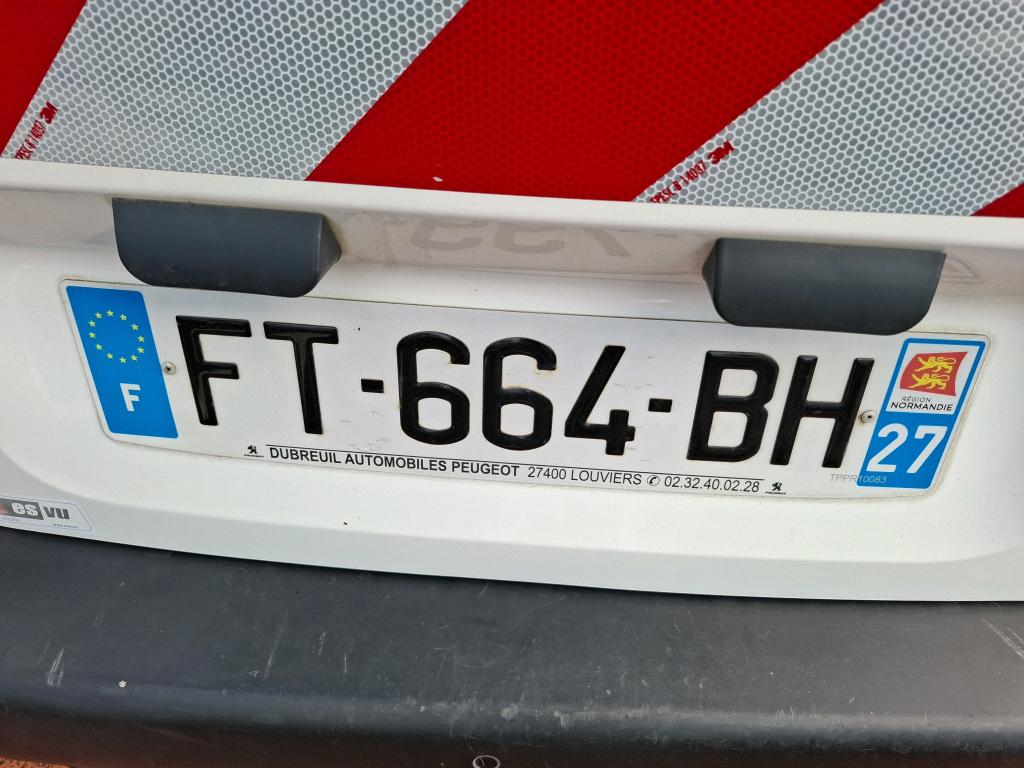 Peugeot PARTNER FOURGON STANDARD 650 KG BLUEHDI 100 S&S BVM5 ASPHALT 2020