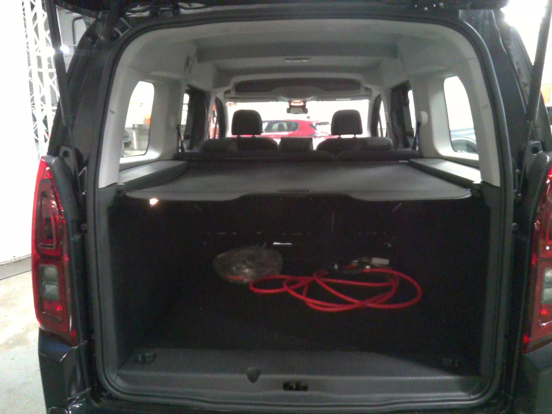 Opel E-Combo Life Taille XL 136 ch 100 kW Batterie 54 kWh Elegance 2024