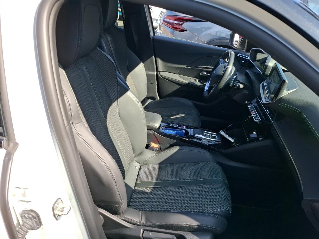 Peugeot 2008 PureTech 130 S&S EAT8 GT 2022