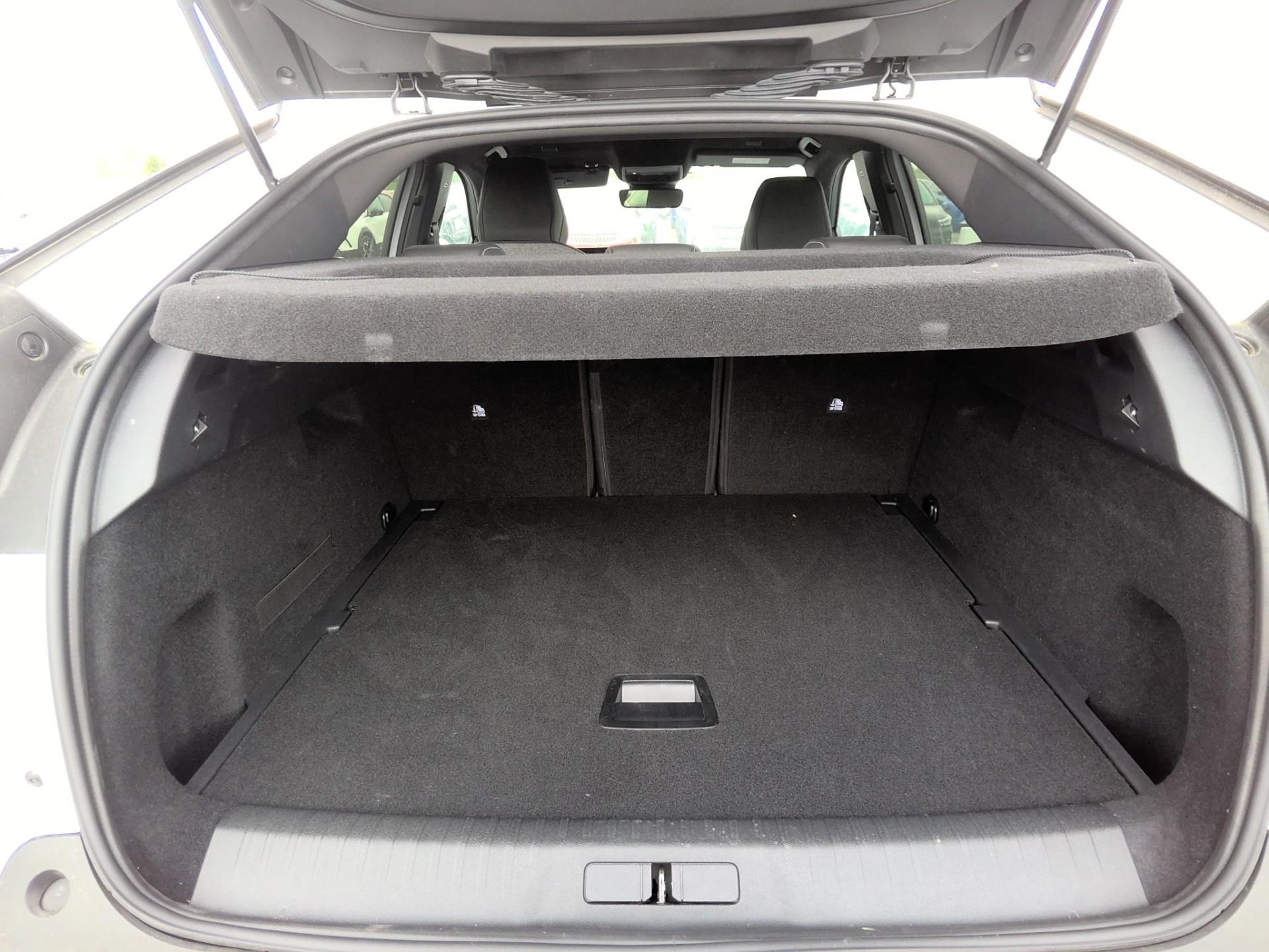 Peugeot 3008 Hybrid 136 e-DCS6 Allure 2024