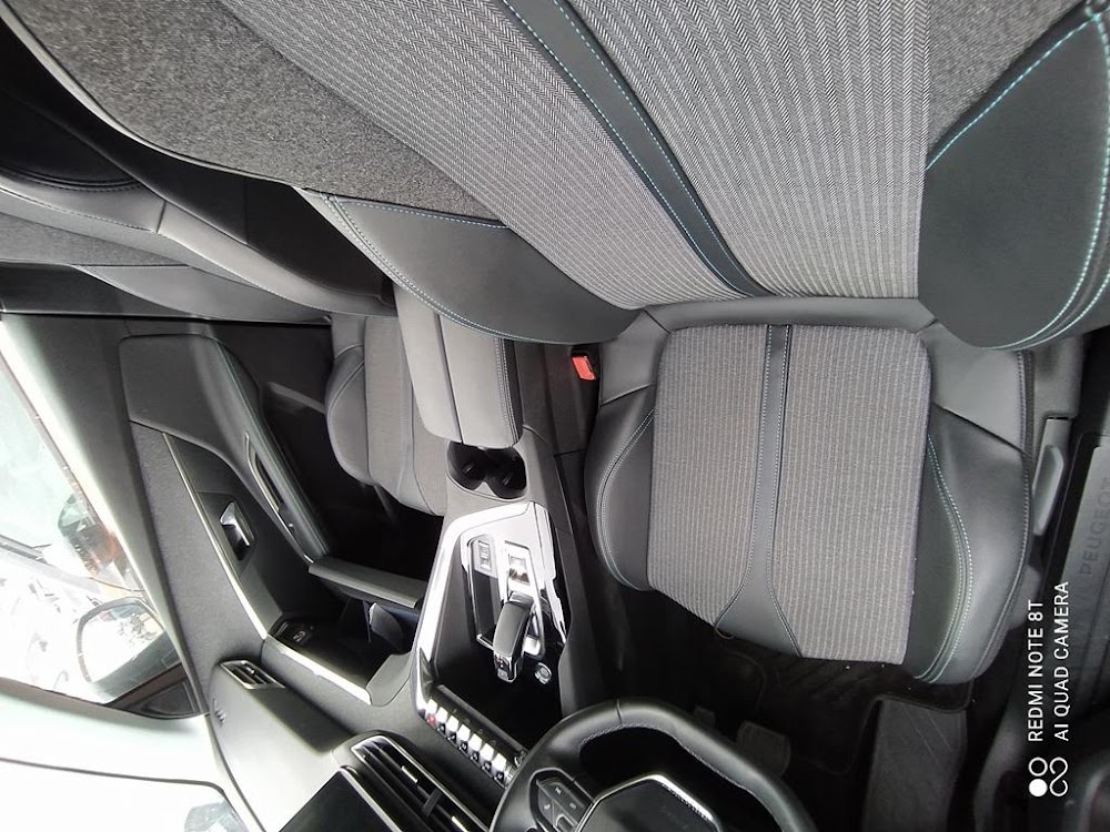 Foto Peugeot 3008 Hybrid 9