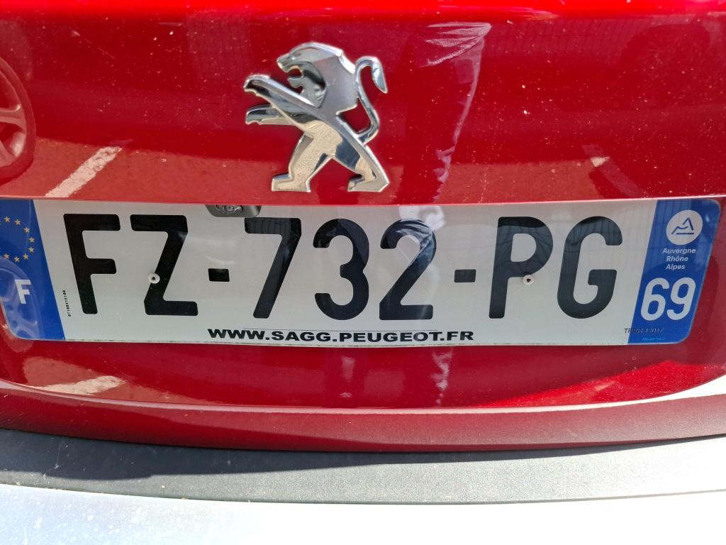 Peugeot 2008 PureTech 130 S&S EAT8 Allure Pack 2021