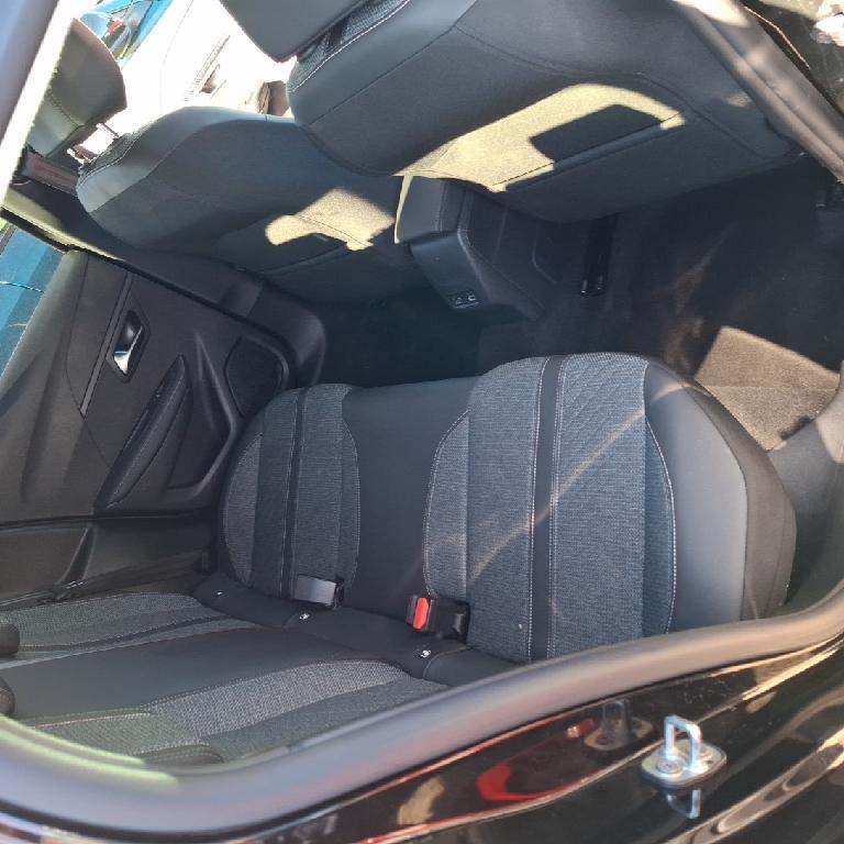 Foto Peugeot 208 12