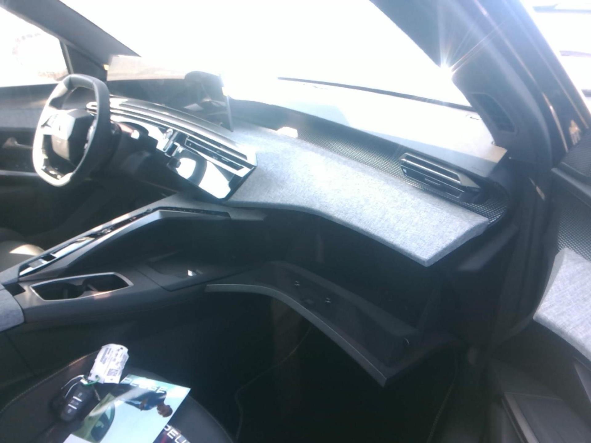 Peugeot 3008 Hybrid 145 e-DCS6 GT 2025