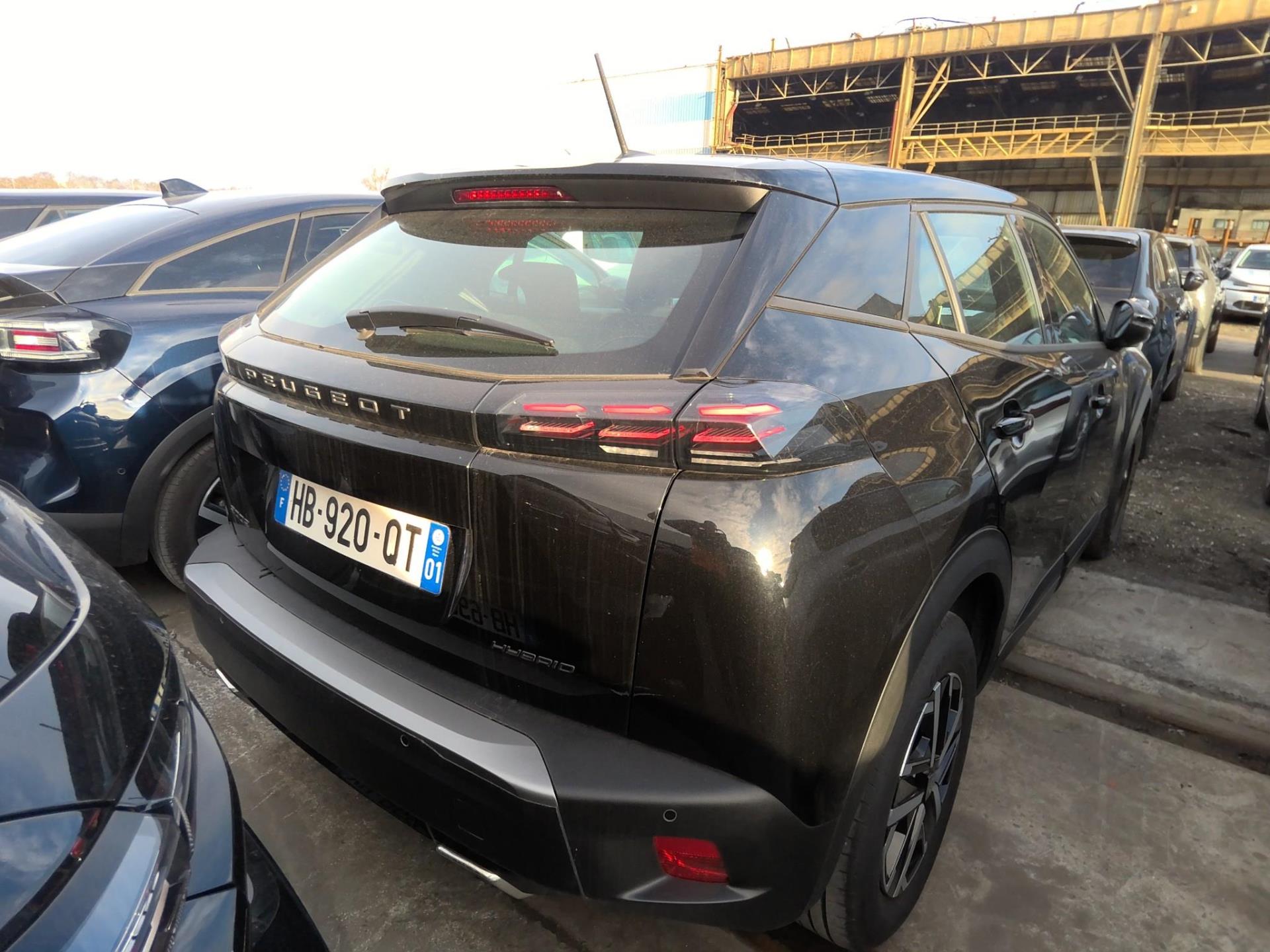 Peugeot 2008 Hybrid 136 e-DCS6 Style 2025