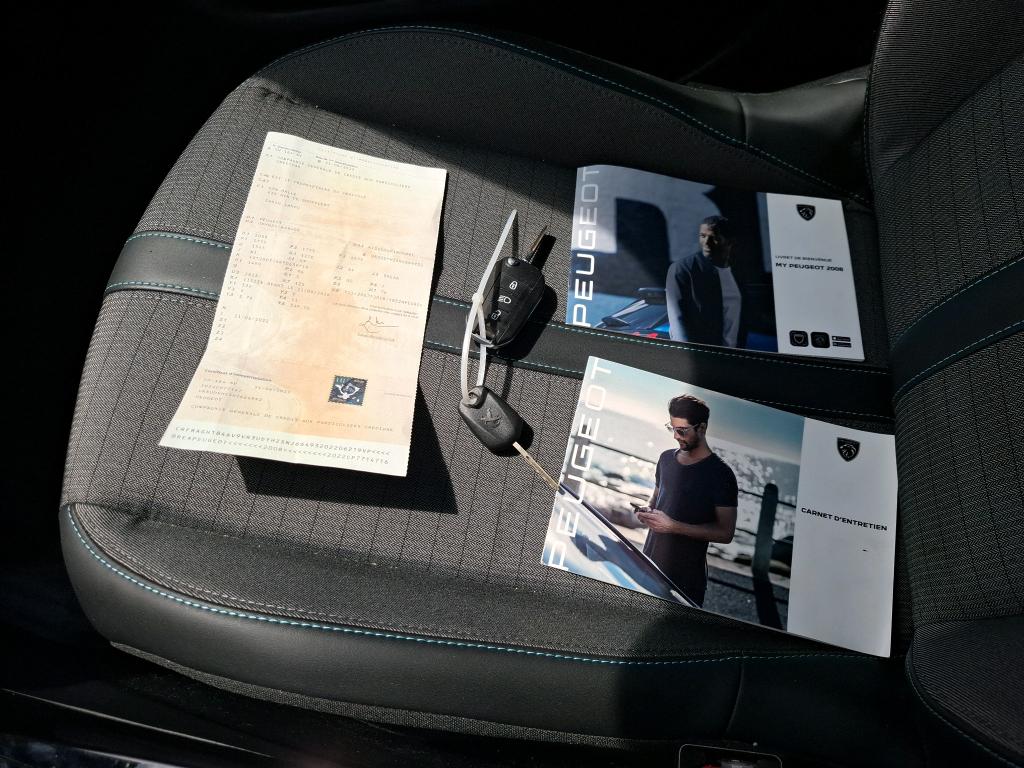 Peugeot 2008 BlueHDi 130 S&S EAT8 Allure 2022