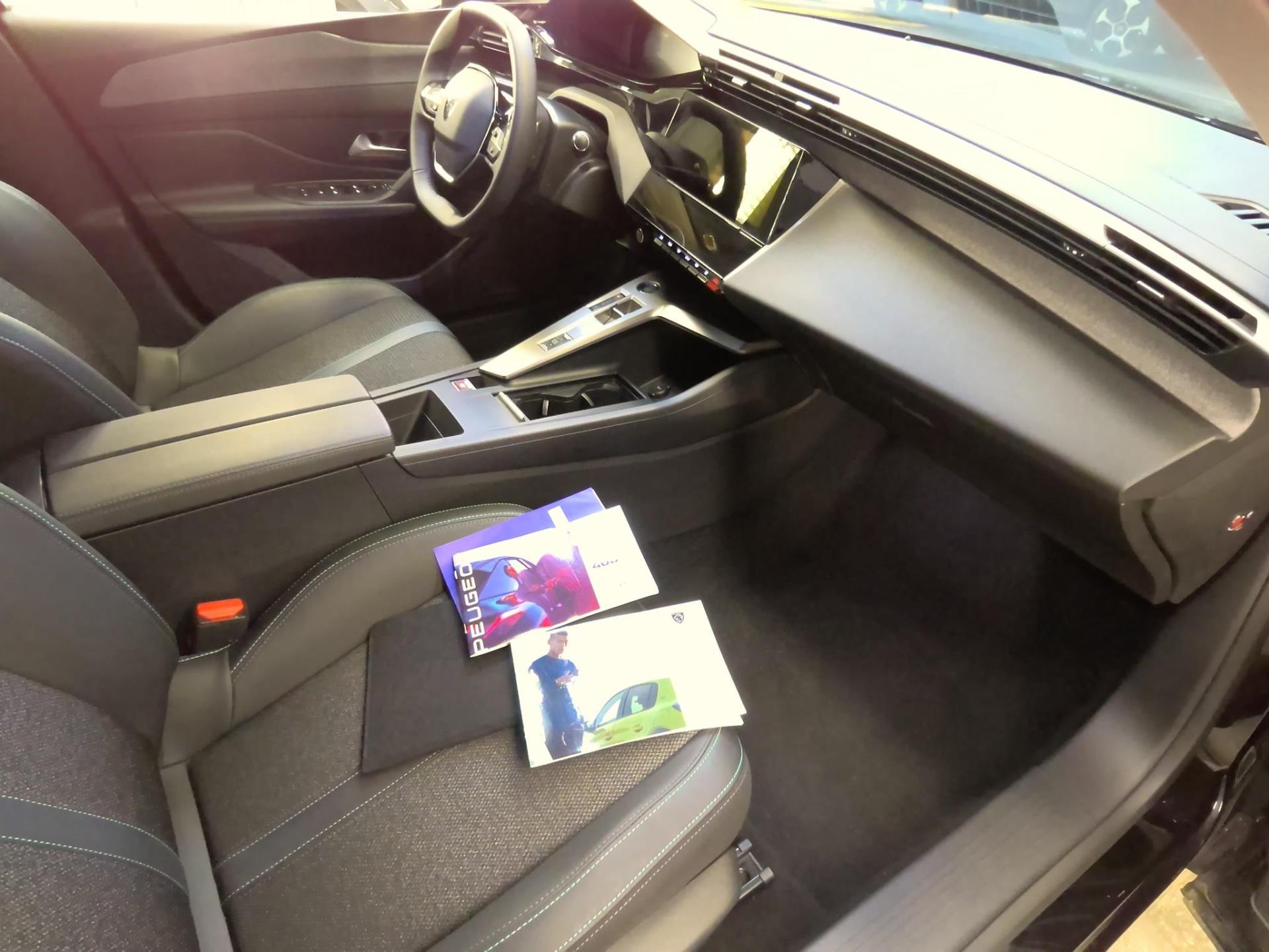 Peugeot 408 Hybrid 136 e-DCS6 Allure 2025