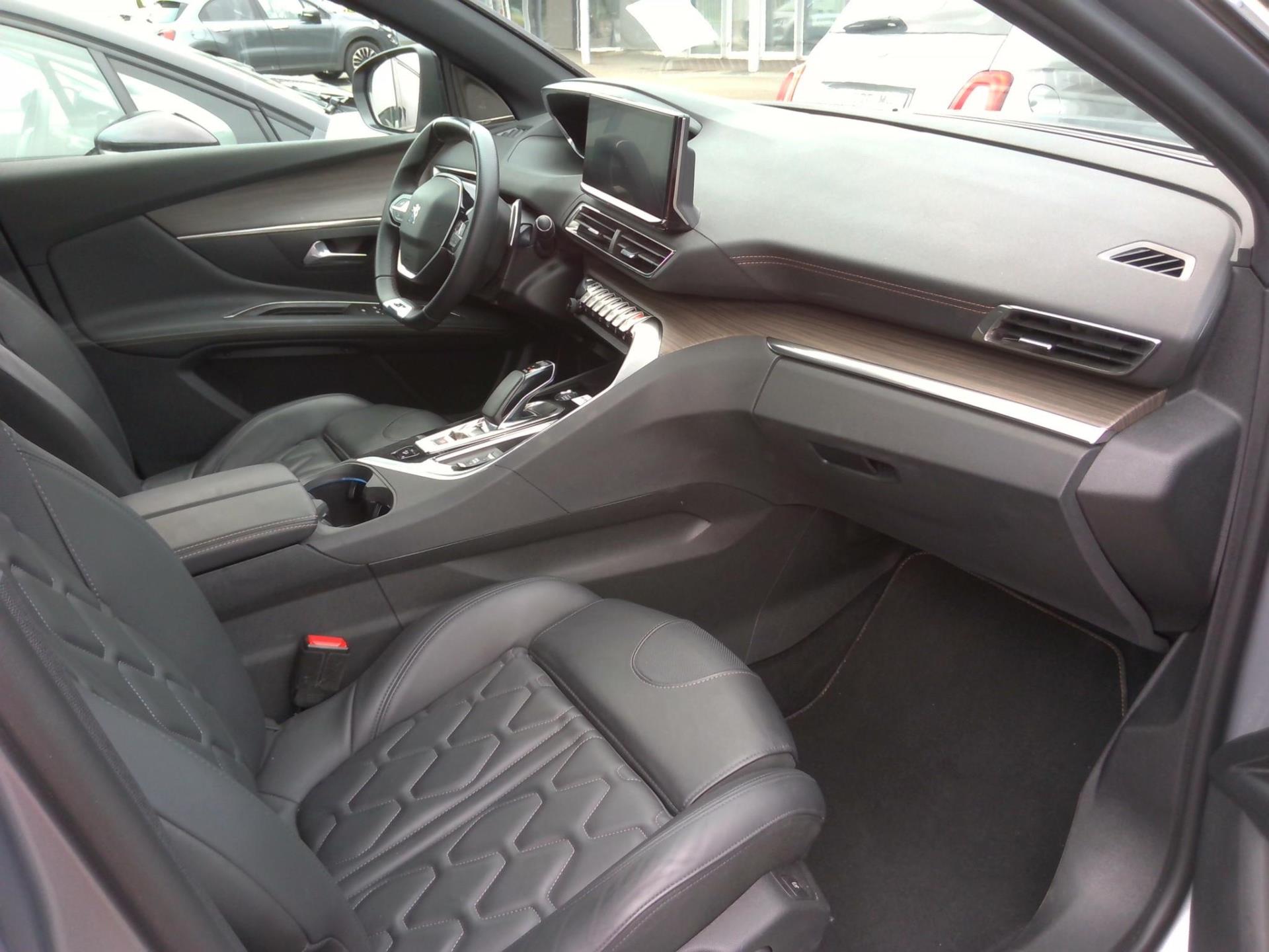 Peugeot 3008 Hybrid4 300 e-EAT8 GT Pack 2022