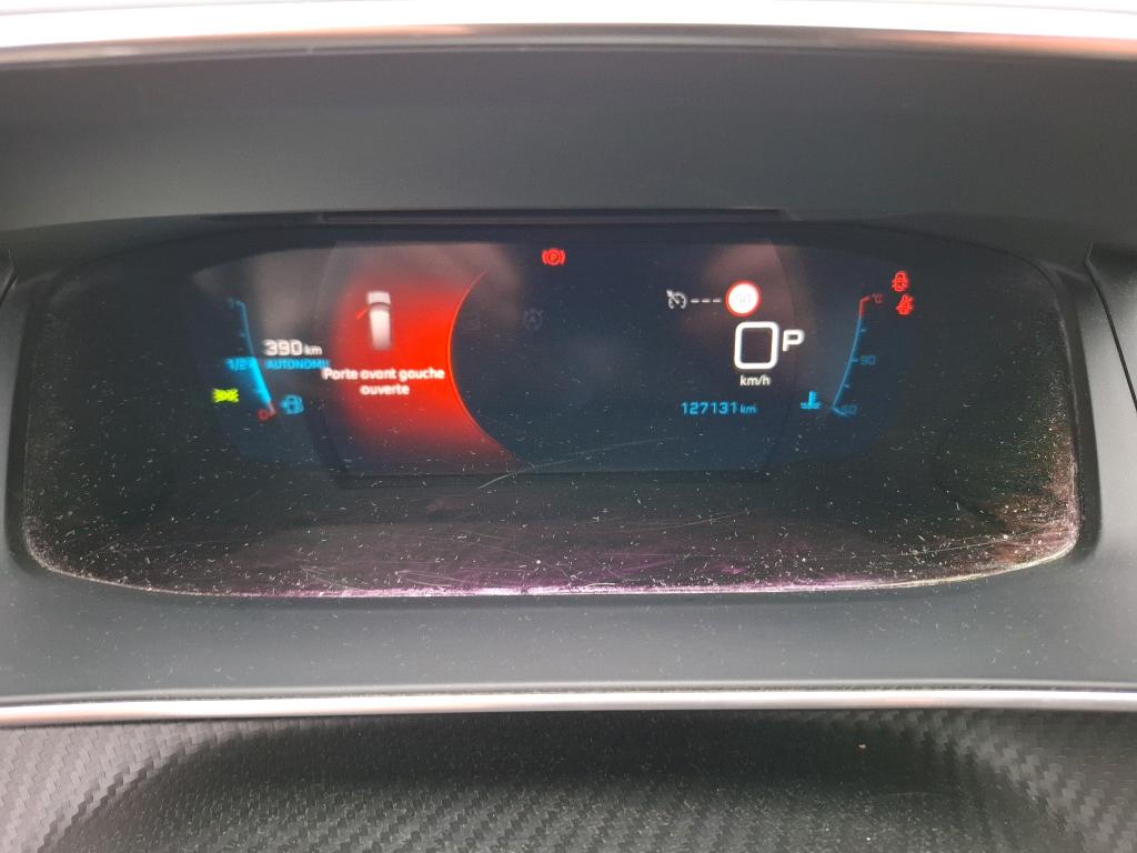 Peugeot 2008 BlueHDi 130 S&S EAT8 Allure Business 2021