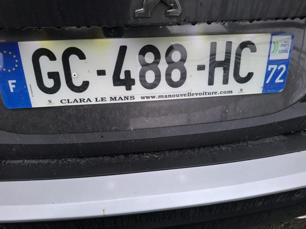 Peugeot 2008 BlueHDi 130 S&S EAT8 Allure Business 2021