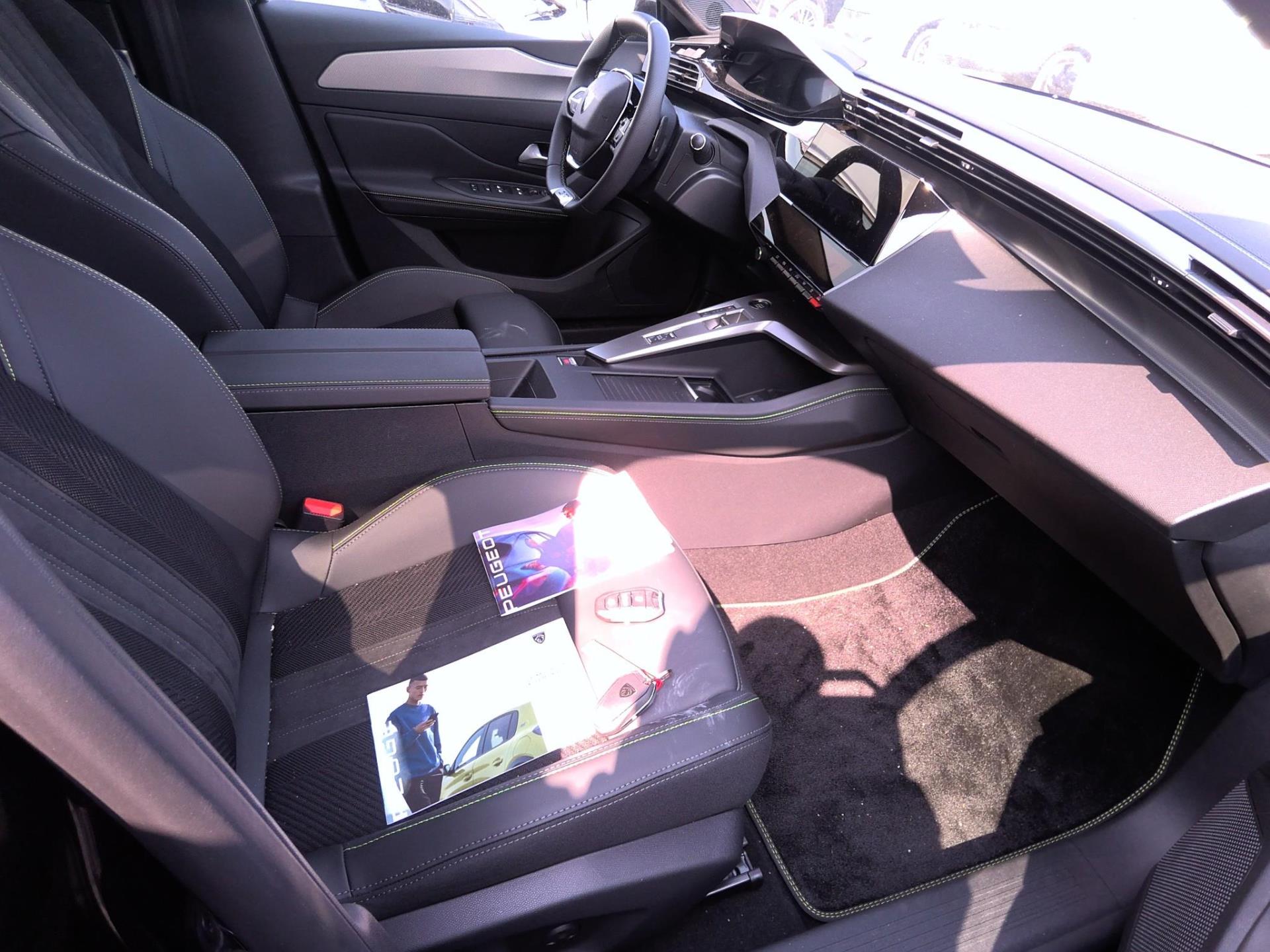 Peugeot 408 Hybrid 145 e-DCS6 GT 2025