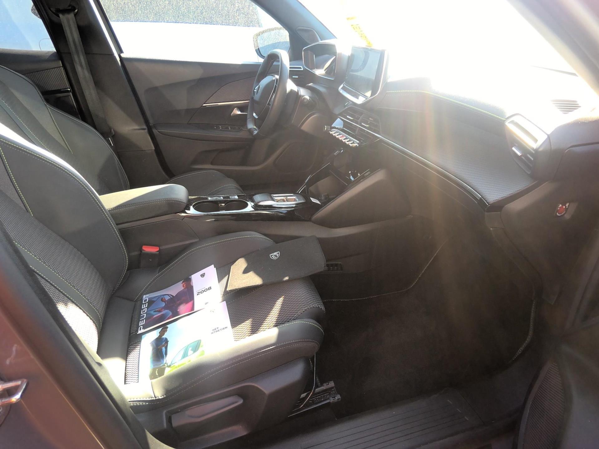 Peugeot 2008 Hybrid 145 ch e-DCS6 GT 2026