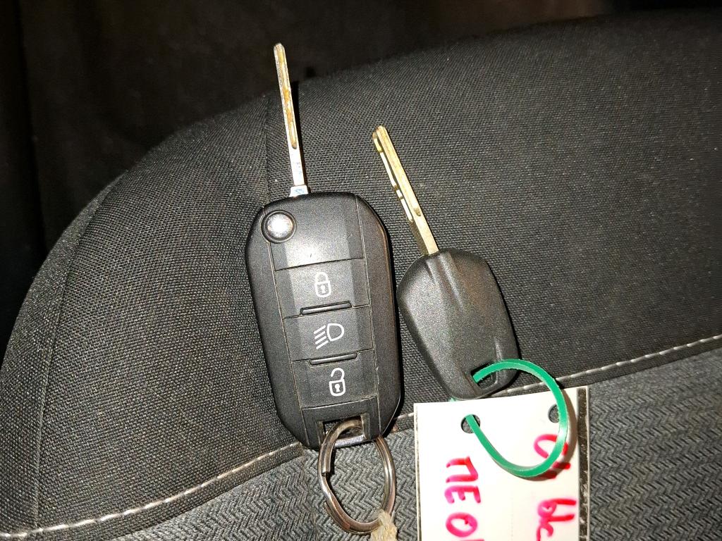 Citroen C4 SOCIETE BLUEHDI 110 S&S BVM6 FEEL NAV BUSINESS R 2021