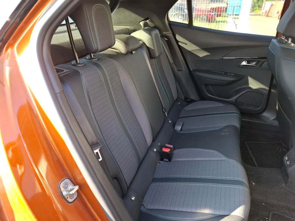 Peugeot 2008 BlueHDi 130 S&S EAT8 Allure 2021