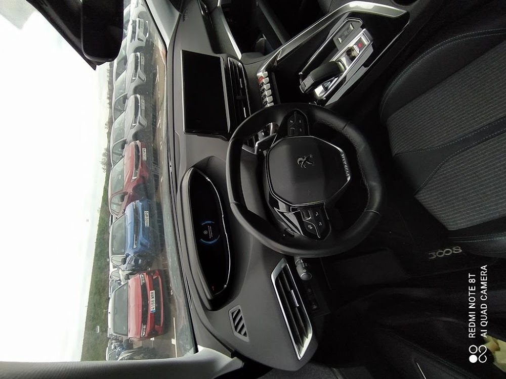 Foto Peugeot 3008 Hybrid 13