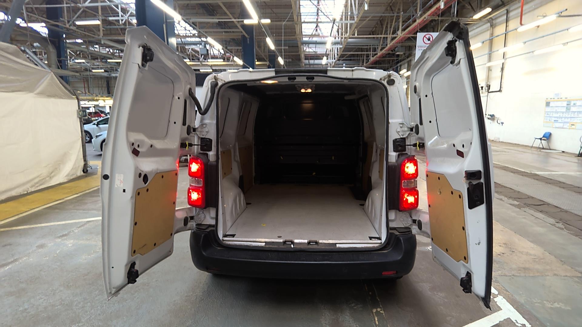 Opel VIVARO FGN TAILLE M BLUEHDI 145 BVM6 2024