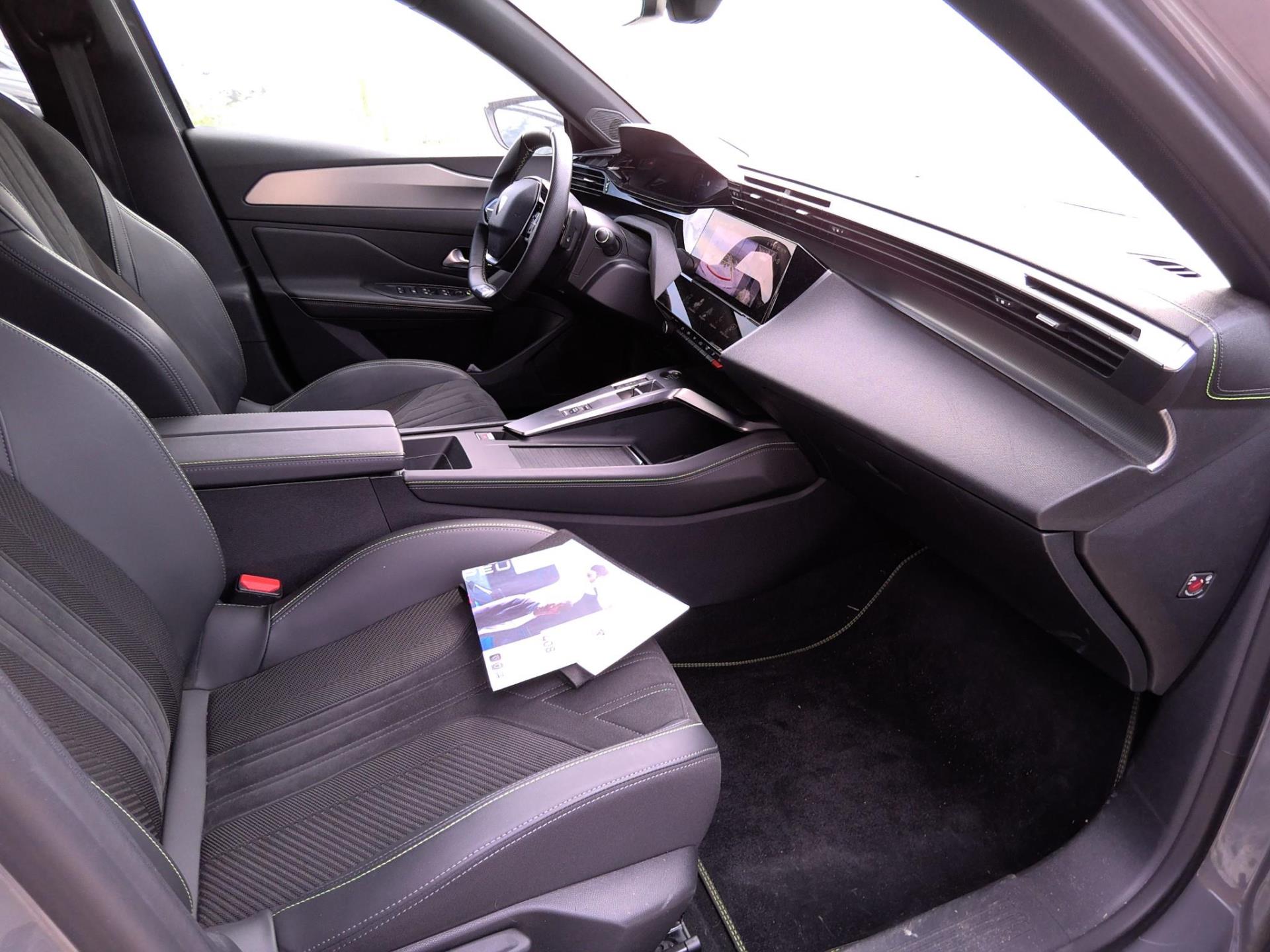 Peugeot 408 PHEV 225 e-EAT8 GT 2024