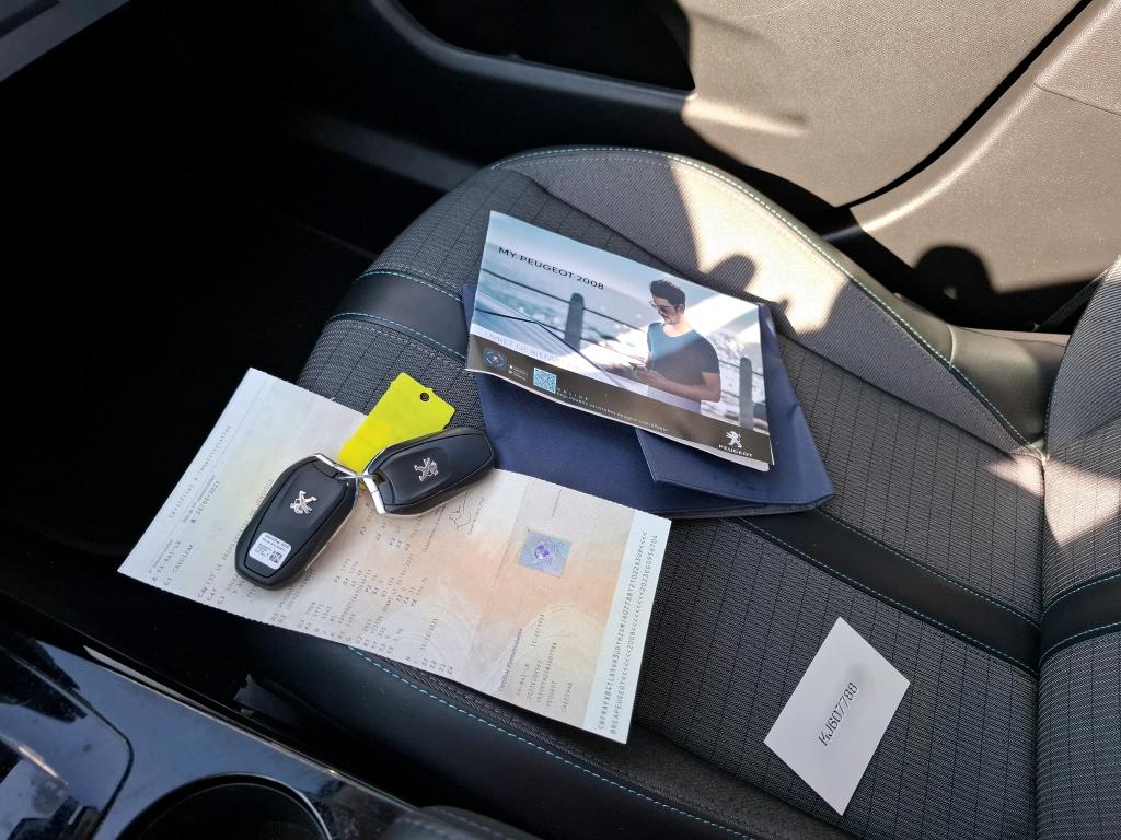 Peugeot 2008 BlueHDi 130 S&S EAT8 Allure 2021