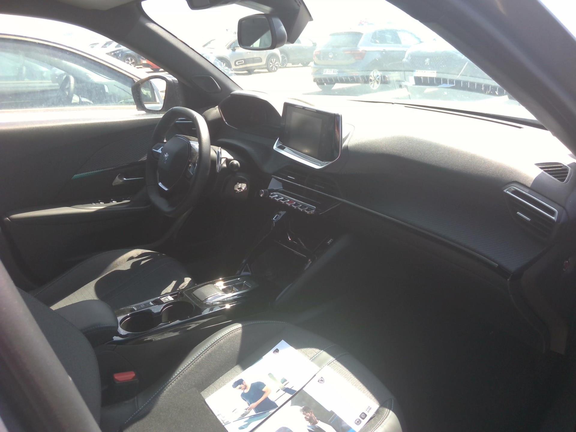 Peugeot 2008 BlueHDi 130 S&S EAT8 Allure 2023