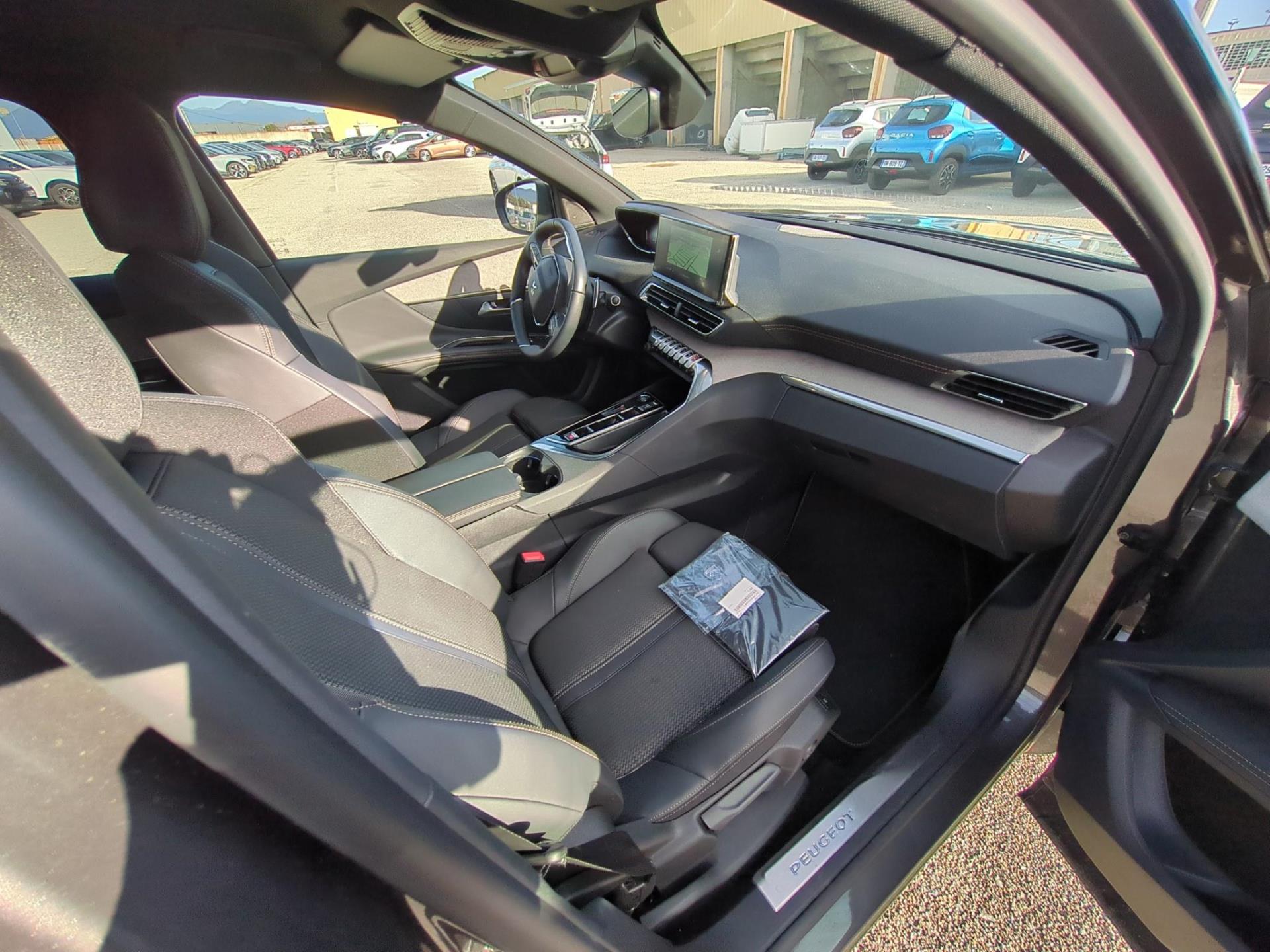 Peugeot 3008 Hybrid 136 e-DCS6 GT 2024