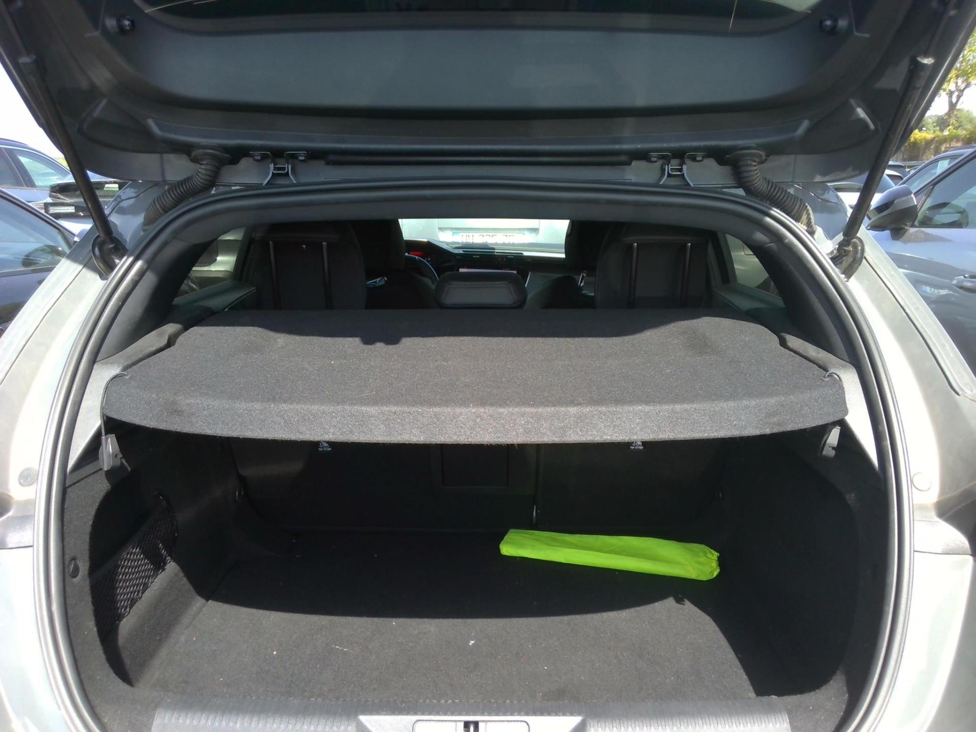 Peugeot 308 Hybrid 145 e-DCS6 GT 2025