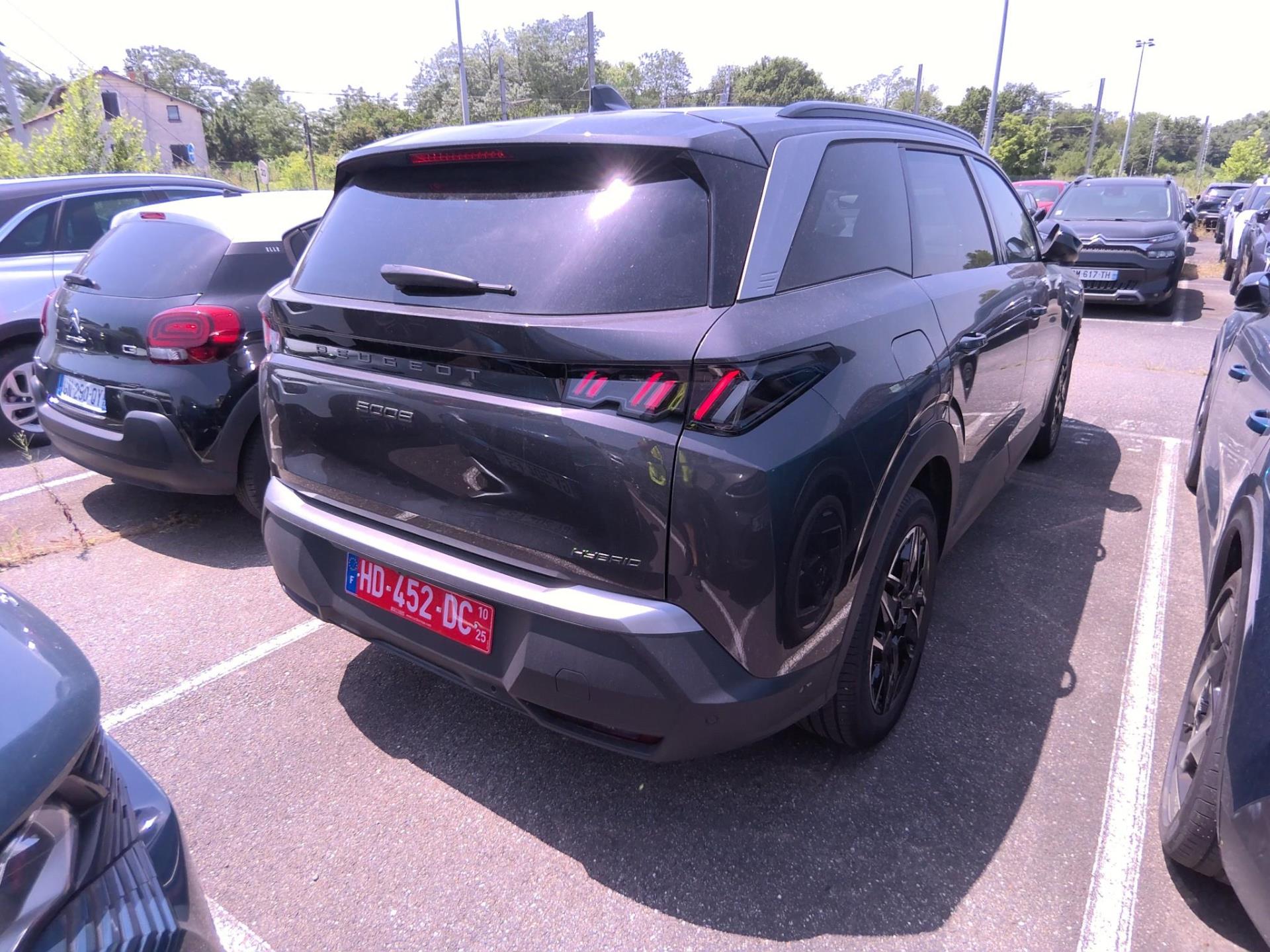 Peugeot 5008 Hybrid 145 e-DCS6 Allure 2025