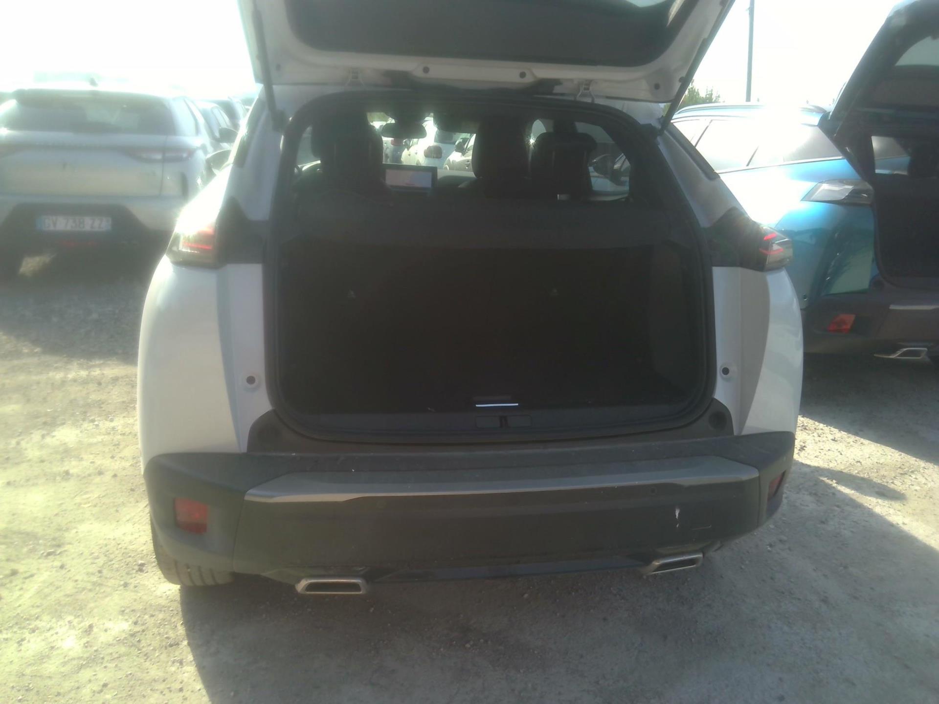 Peugeot 2008 Hybrid 136 e-DCS6 Allure 2025