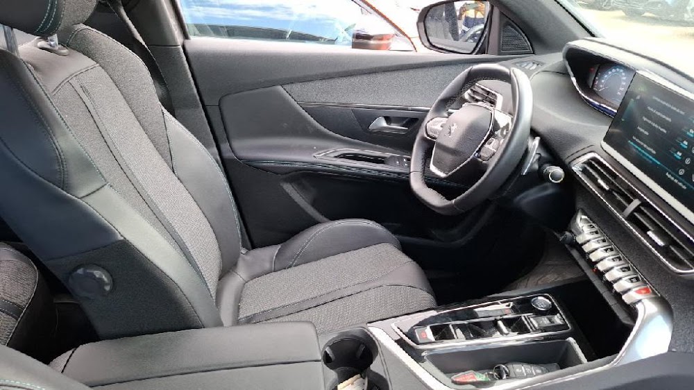Foto Peugeot 3008 Hybrid 11