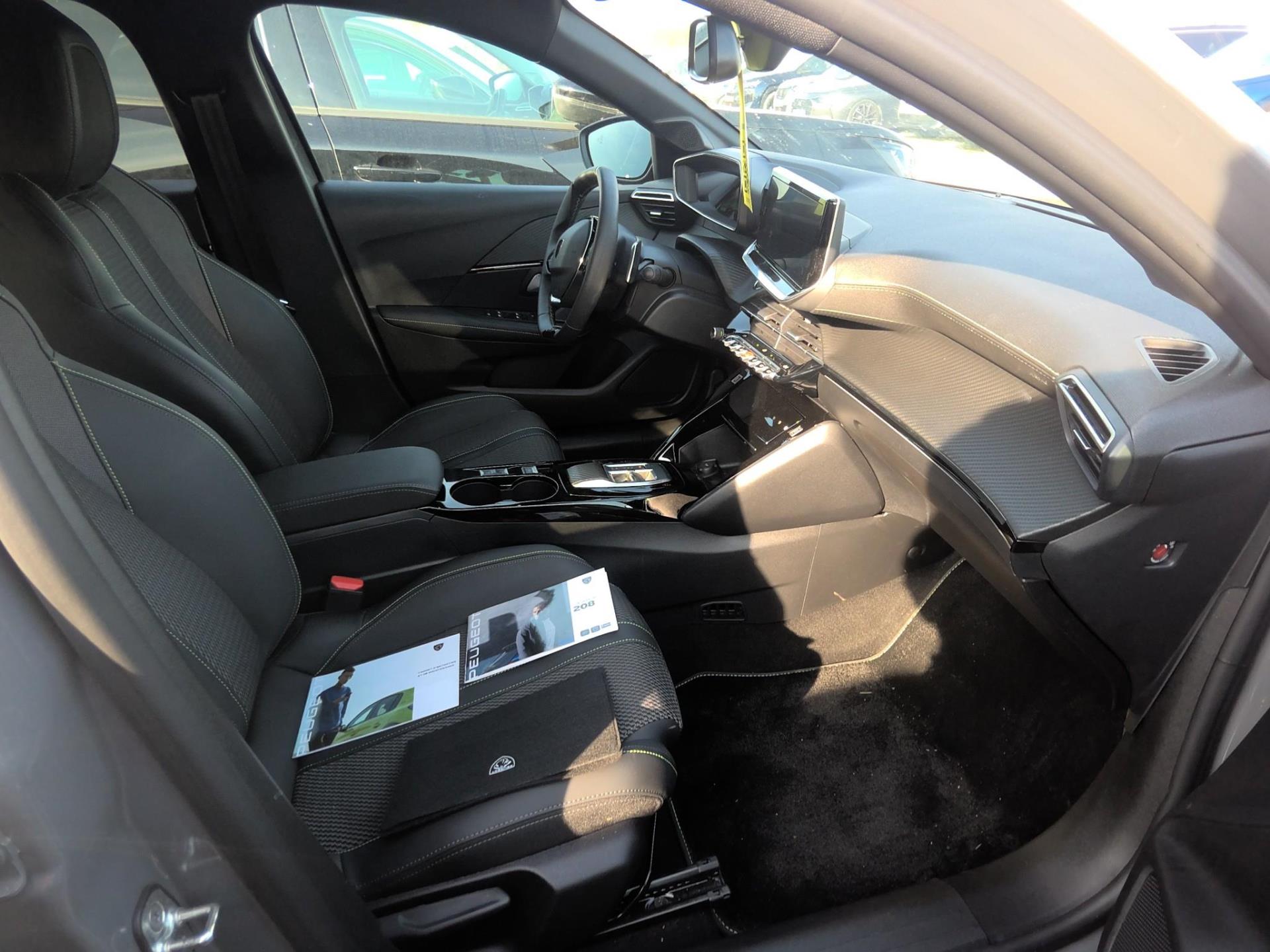Peugeot 208 Hybrid 110 e-DCS6 GT 2025