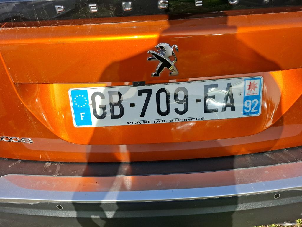 Peugeot 2008 BlueHDi 130 S&S EAT8 Allure Business 2021