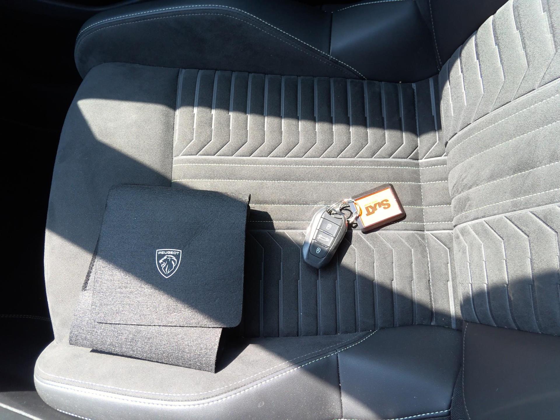 Peugeot 3008 Hybrid 136 e-DCS6 GT 2024