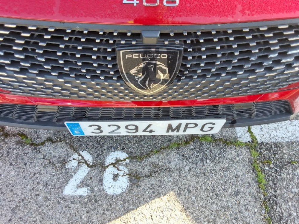 Peugeot 408 Nuevo 408 Allure PLUG-IN HYBRID 180 e-EAT8
