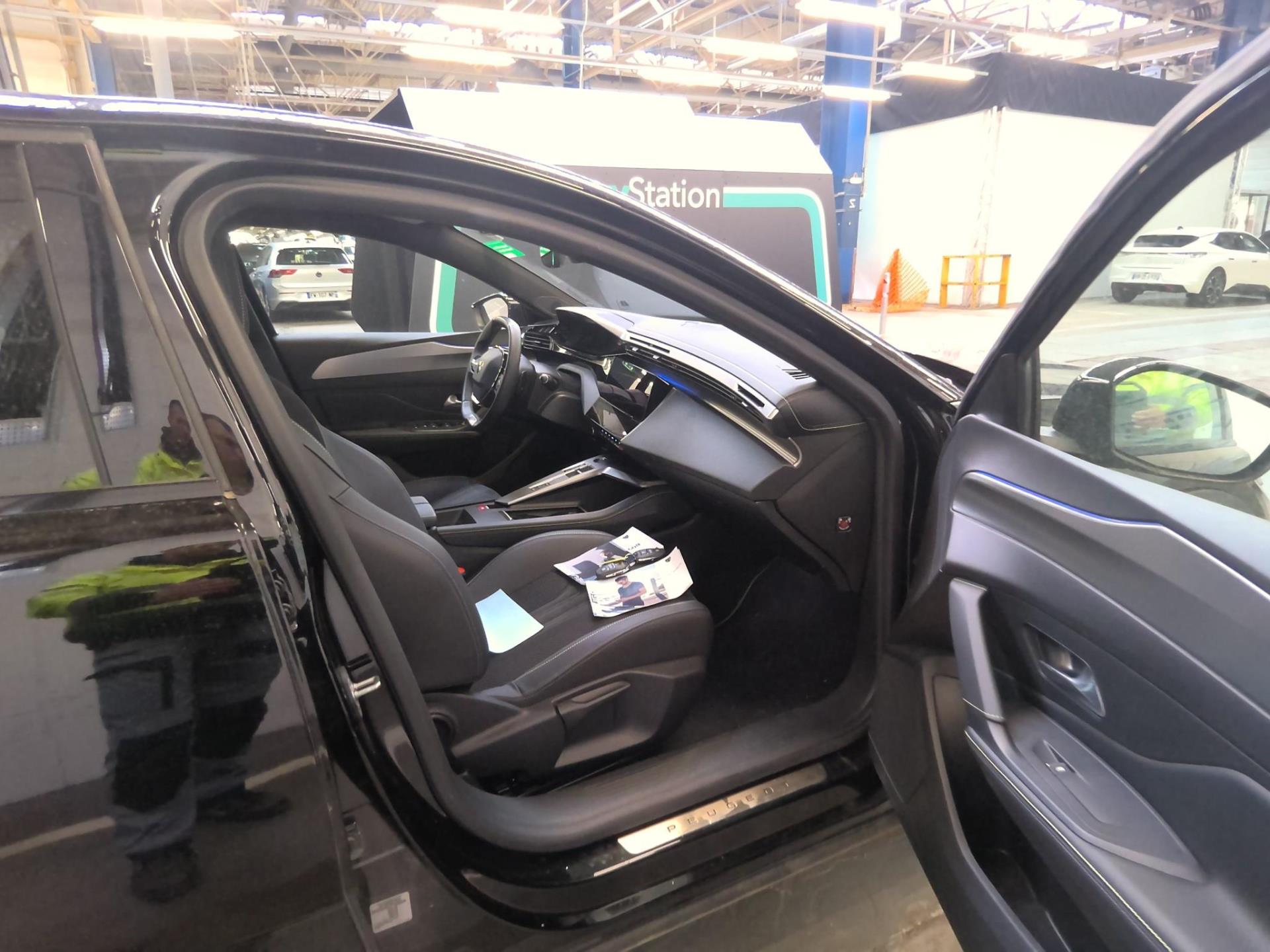 Peugeot 408 PHEV 180 e-EAT8 GT 2023