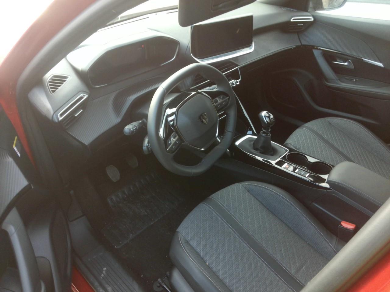 Foto Peugeot 2008 3