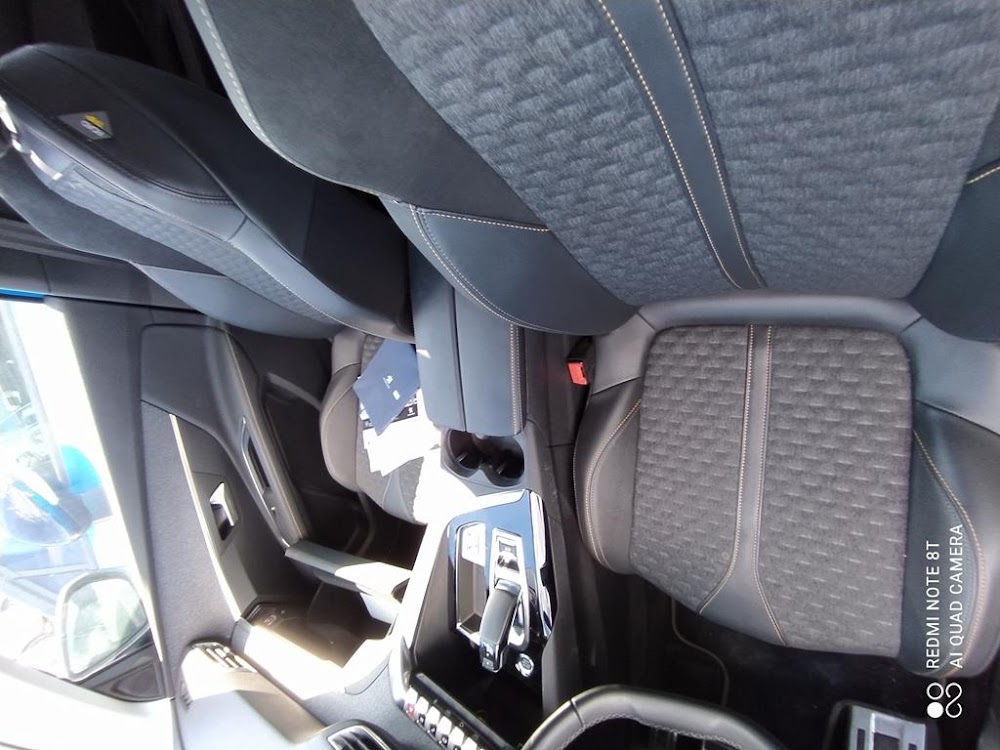 Foto Peugeot 3008 Hybrid 13