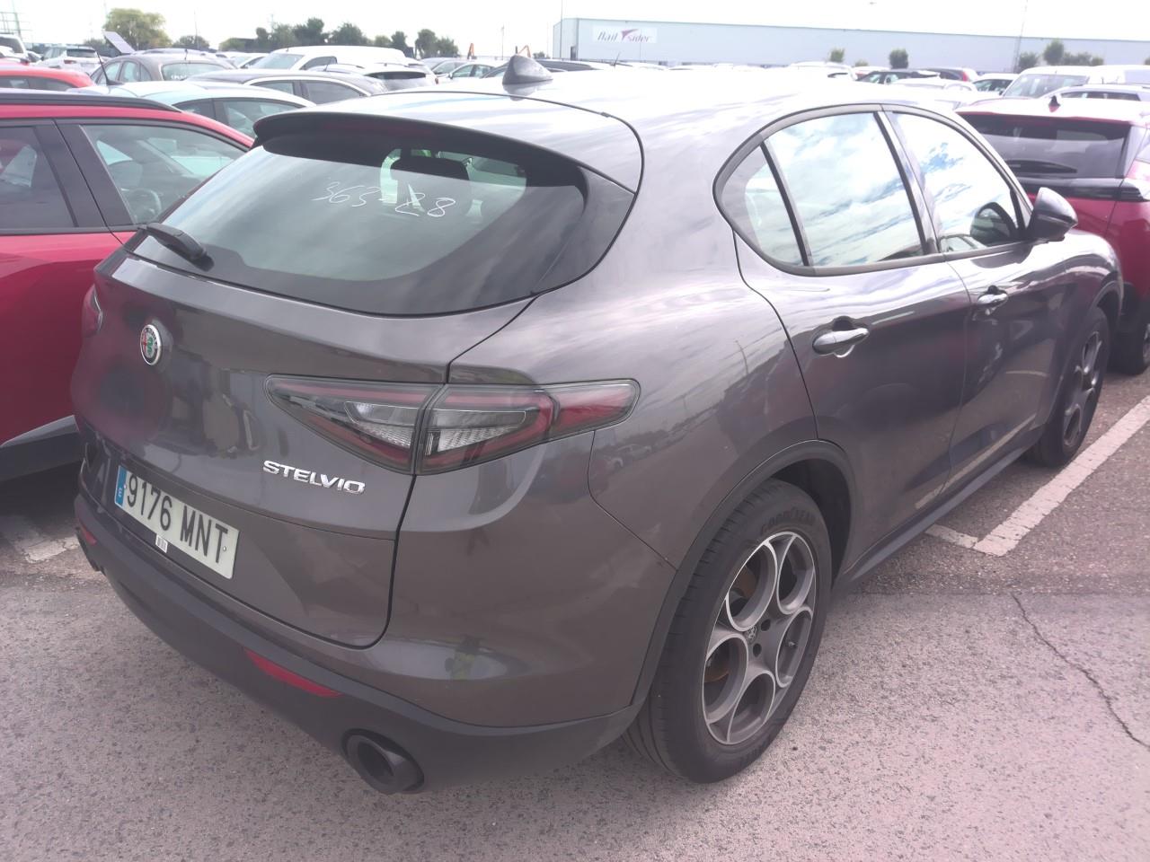 Foto Alfa Romeo Stelvio 5