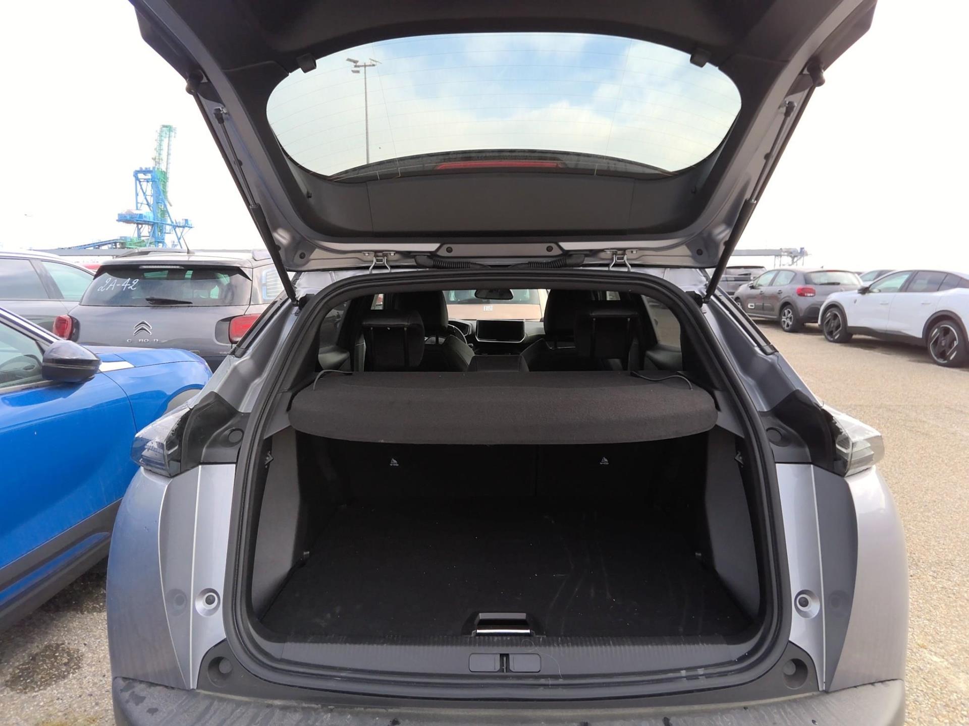 Peugeot 2008 Hybrid 136 e-DCS6 GT 2024