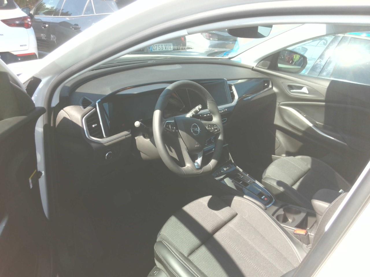 Foto Opel Grandland PHEV 3